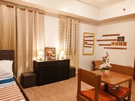 10 Places to Stay Near SM Aura Premier .